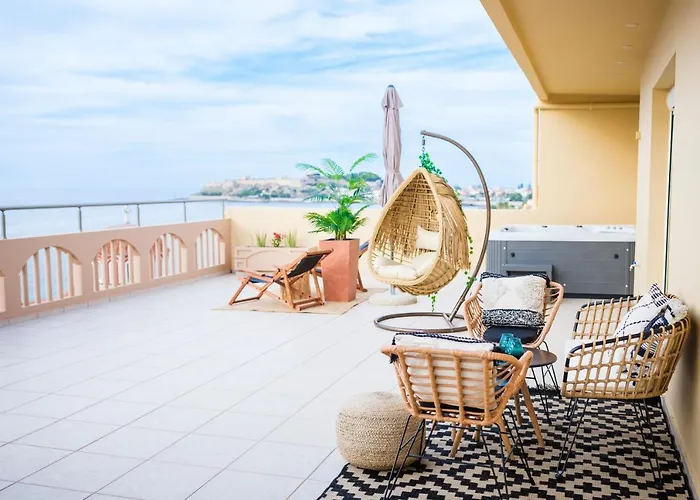 Thea - Rooftop Seaview Jacuzzi